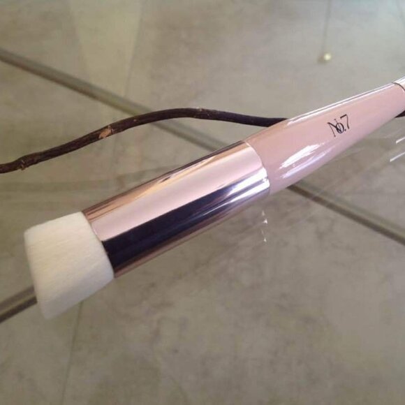 Doll 10 Double Ended Foundation and Concealer Brush No. 7 - Brand New! - Picture 5 of 5